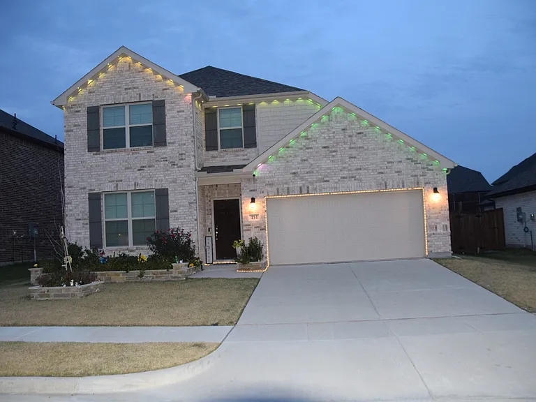 414 Parkford Dr — Photo 1