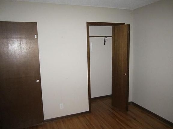 5th image of 42 120th Ln NE