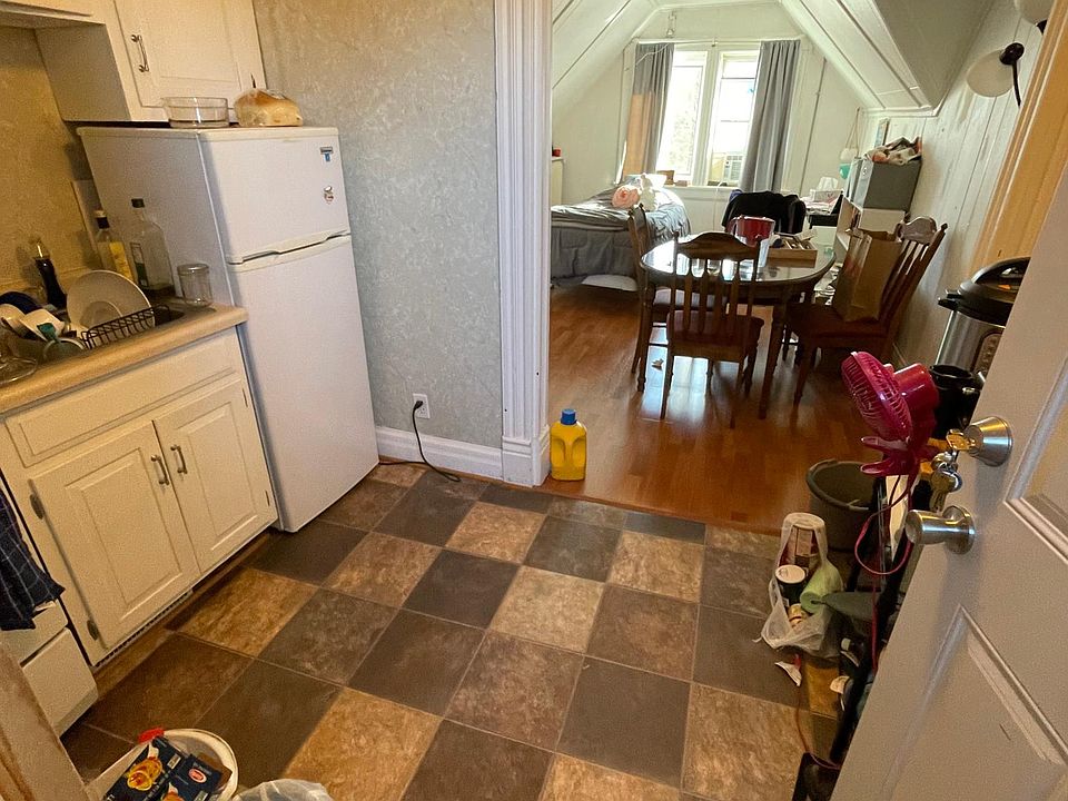 2nd image of 276 E Wabasha St #6