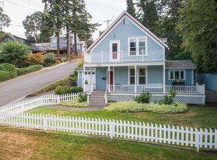 1203 State St, Hood River, OR 97031