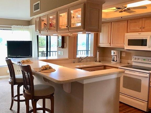 3rd image of 5905 Trailwinds Dr APT 836