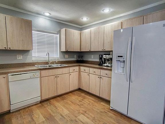 4th image of 1117 Tangerine St
