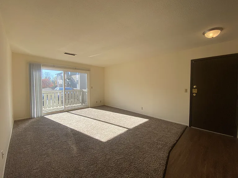 Kimberly Club Apartments — Photo 104