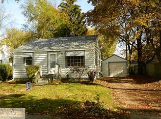 3907 Parkway Dr, Lansing, MI 48910