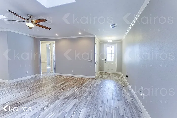 3 bed, 2.0 bath, 1877 sqft, $2,075 — Photo 2
