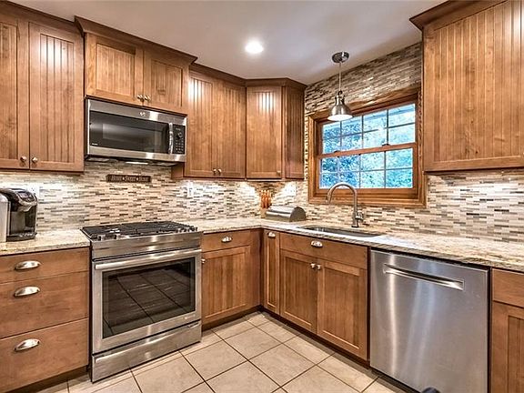 5th image of 4303 Winchester Dr