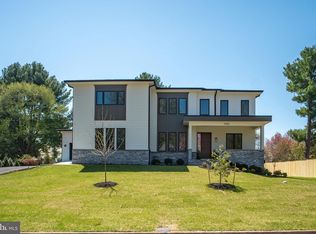 9420 Vernon Dr, Great Falls, VA 22066