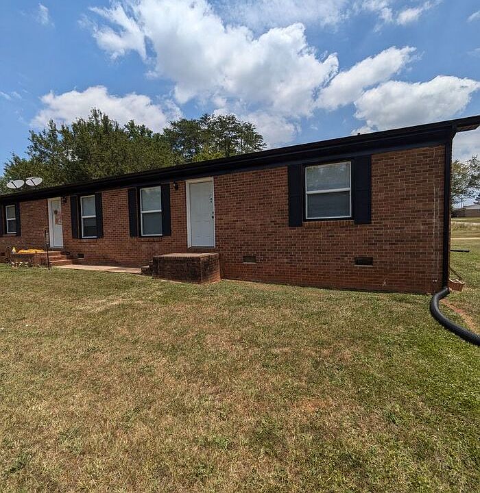 1st image of 747 Mylinda Dr
