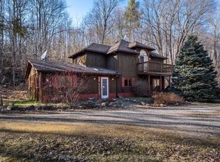 13 Pheasant Ln, South Frontenac, ON K0H 1W0