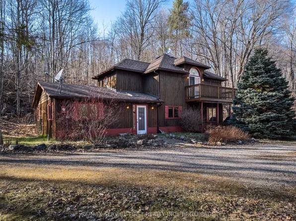 13 Pheasant Ln, South Frontenac, ON K0H 1W0