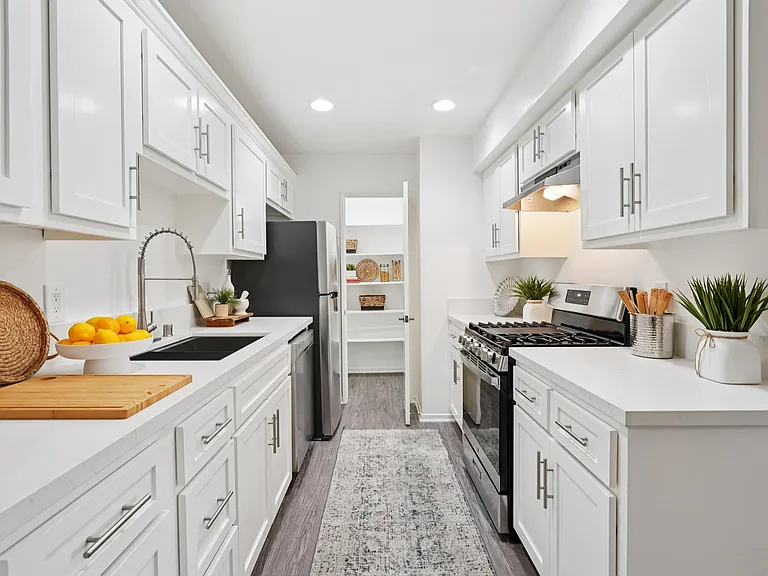 Villa Santa Fe Apartments — Photo 32