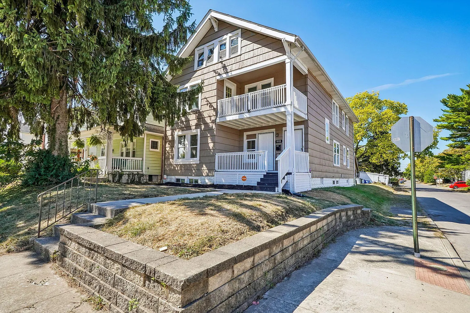 1113-1115 Oakwood Ave photo 1