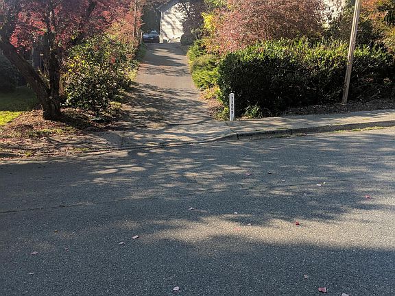 3rd image of 11009 112th Ave NE