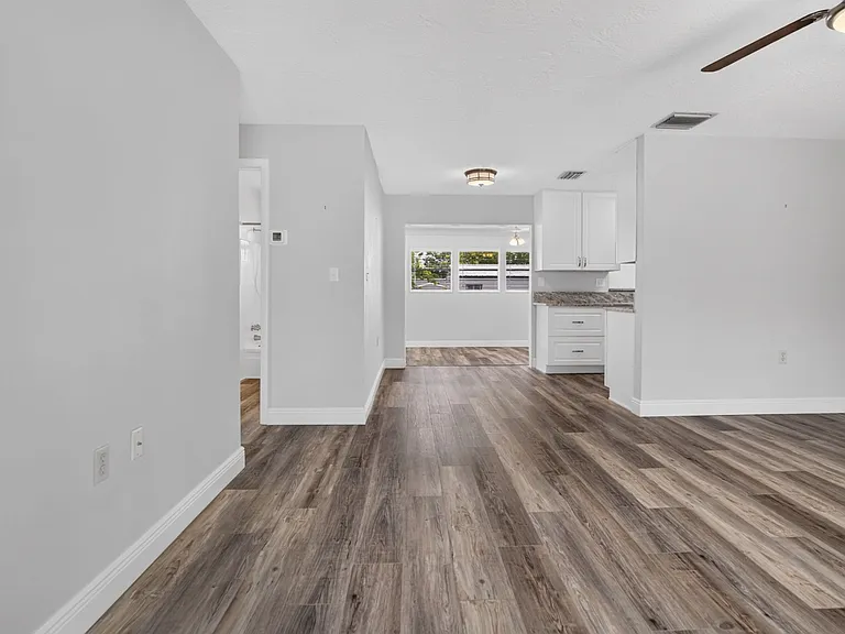 53 S Jeffery St — Photo 25