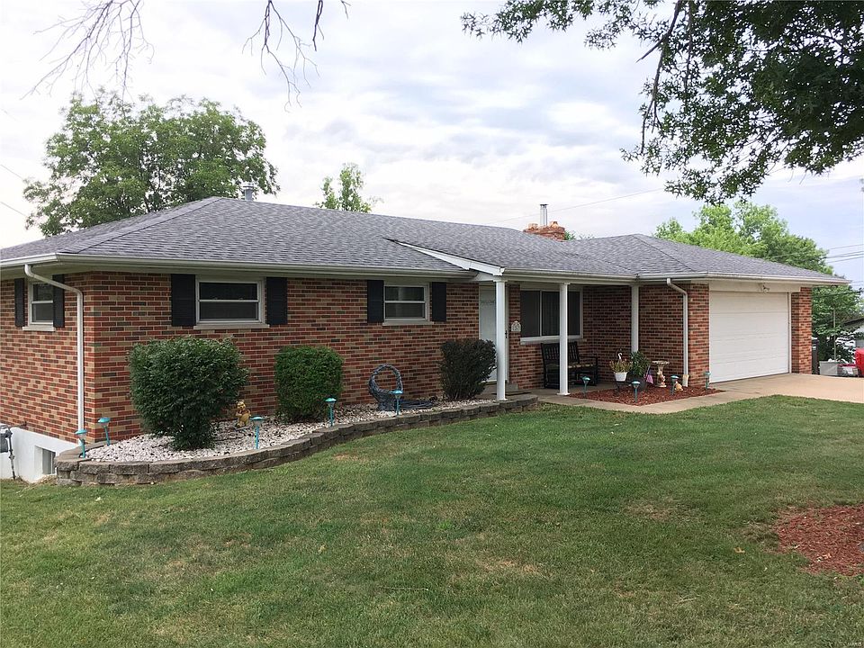 2nd image of 1263 Birch Rd