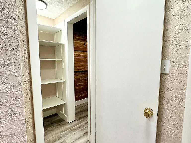2865 Olive Dr — Photo 15