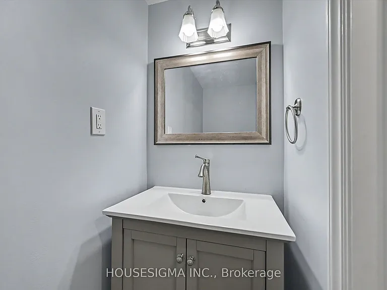 444 Withnell Cres — Photo 29