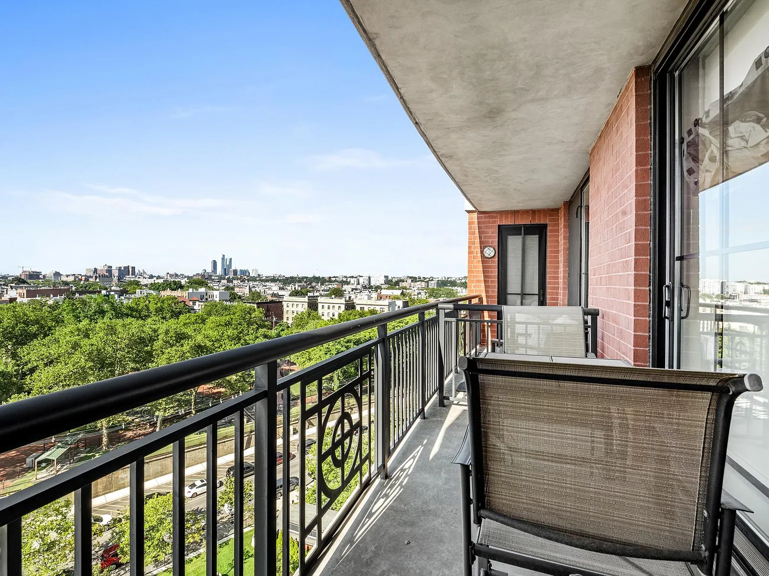 2 bed, 2.5 bath, 1314 sqft, $7,950 — Photo 2