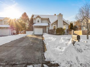 14 Mapleridge Avenue, Halfmoon, NY 12065