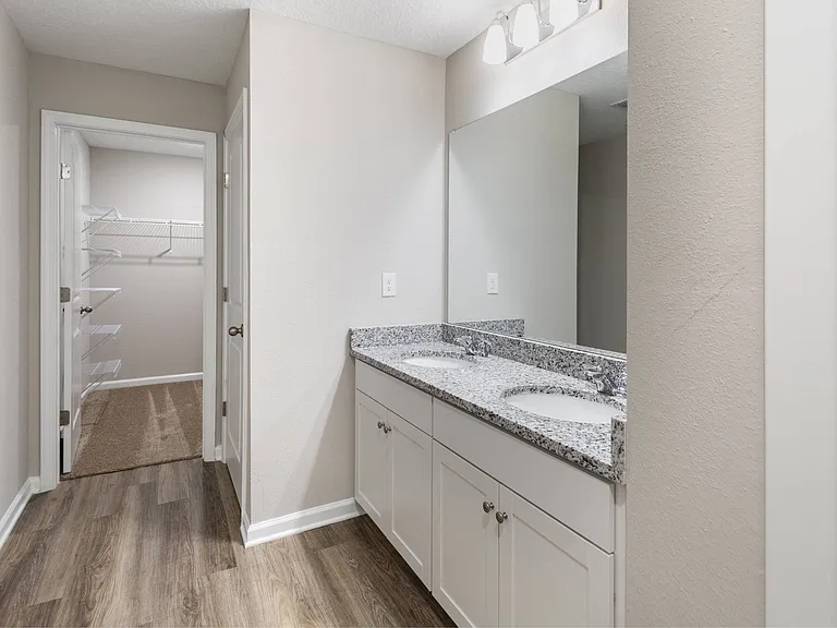 Waterside Townhomes at River City — Photo 8