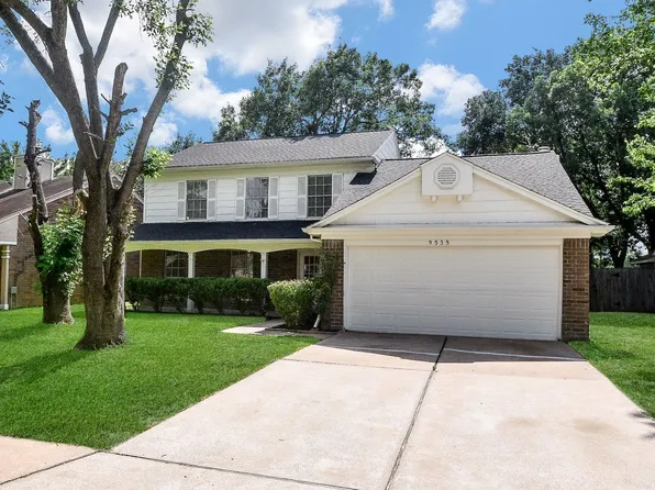 9535 Secretariat Dr, Houston, TX 77065