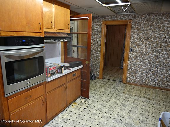 3rd image of 439 Franklin St