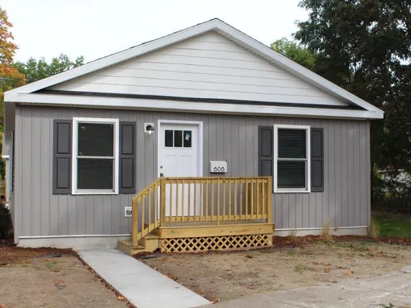 608 Jackson Ave, Muskegon, MI 49442