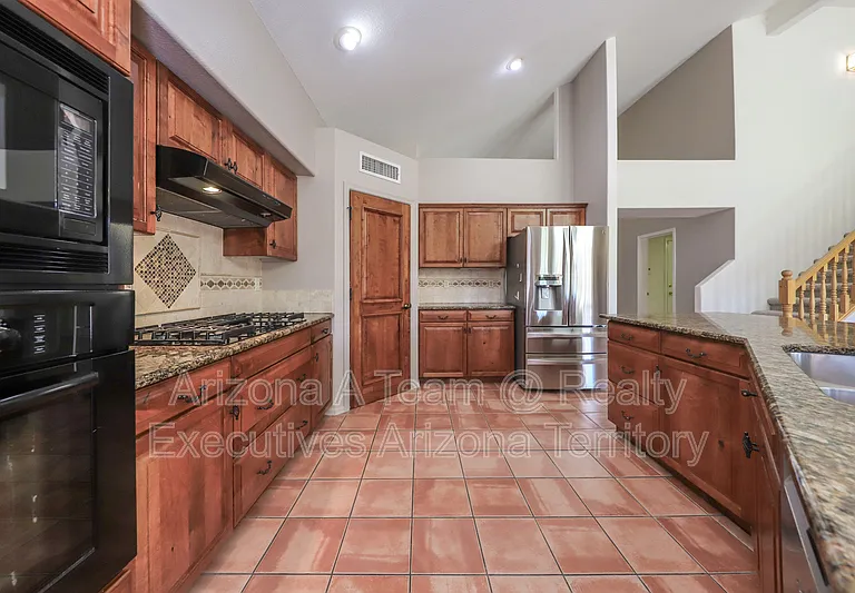 831 S Rincon Rising Rd — Photo 10