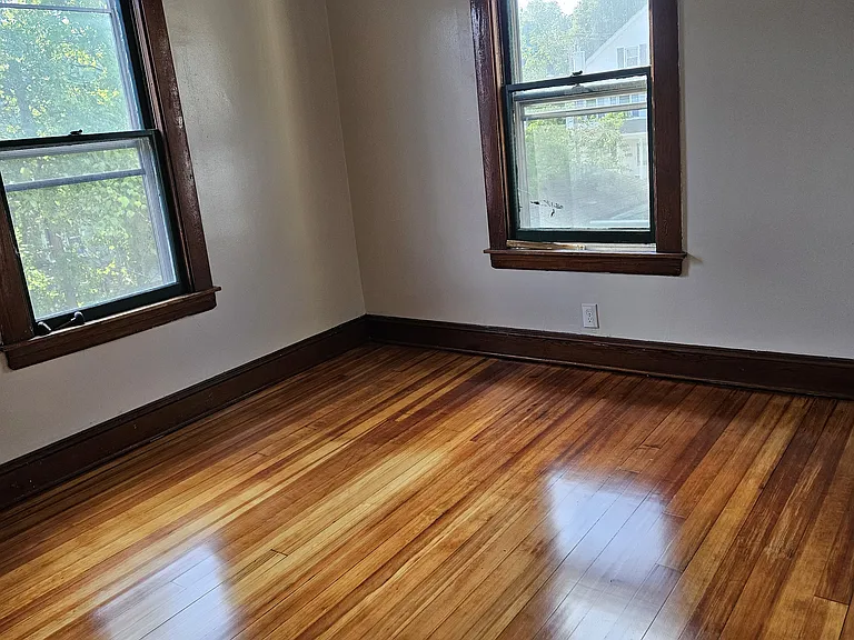 47 Hartford Ave — Photo 10