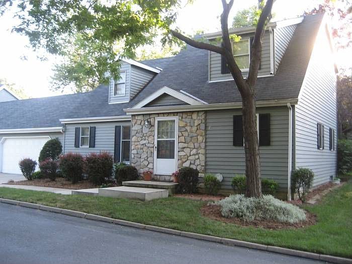 1st image of 3 Pond Dr