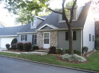 3 Pond Dr, Rocky River, OH 44116