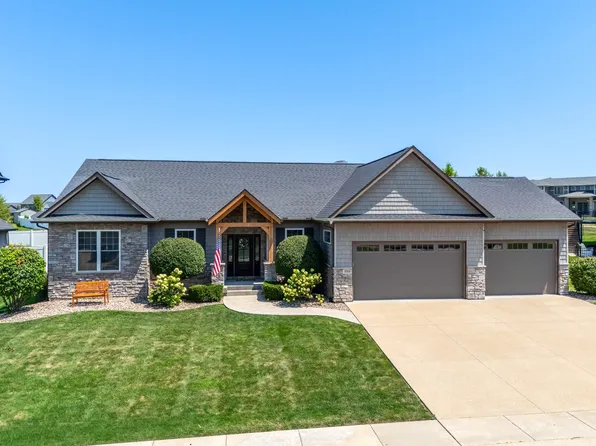 5511 Willmeyer Dr, Bettendorf, IA 52722
