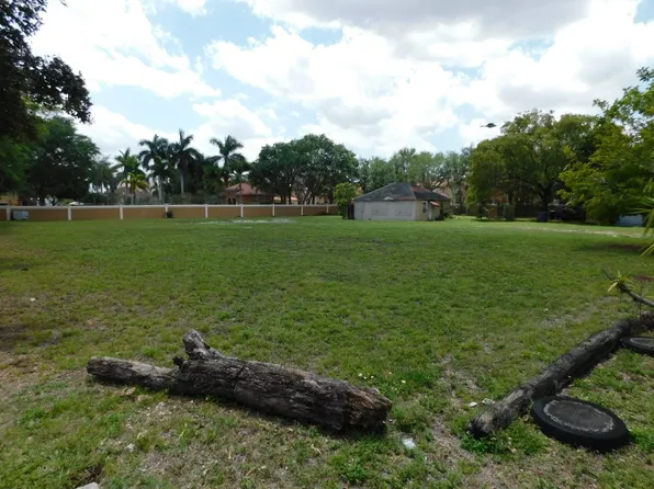 5830 Liberty Street, Hollywood, FL 33021