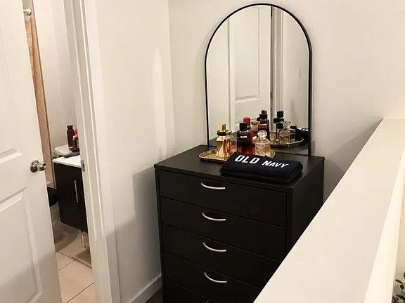 4th image of 370 Alberta St #1