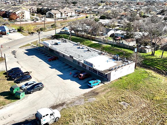 4th image of 7031 Ray Bon Dr #102