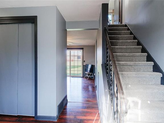 2nd image of 125 Farwood Dr