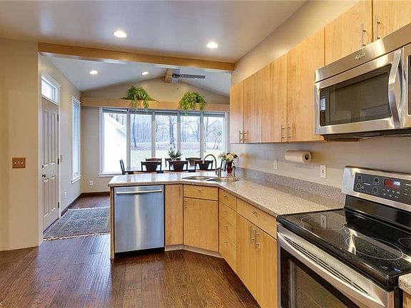 5th image of 28810 Johnson Dr