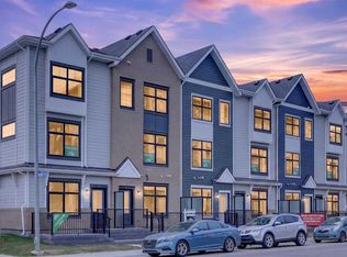 153 N Mahogany Gdns SE, Calgary, AB T3M 2S2