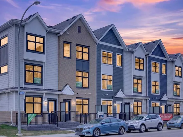 153 N Mahogany Gdns SE, Calgary, AB T3M 2S2