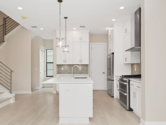 4th image of 758 3rd St S #1