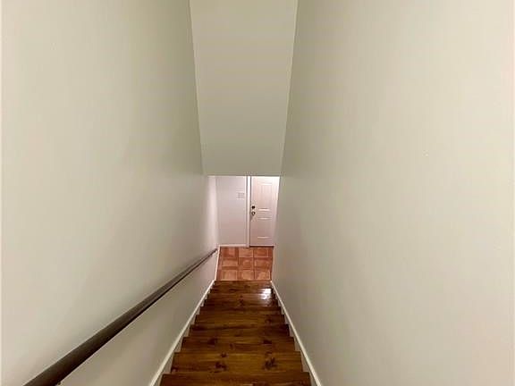 4th image of 6 Yacht Club Dr APT 122-D