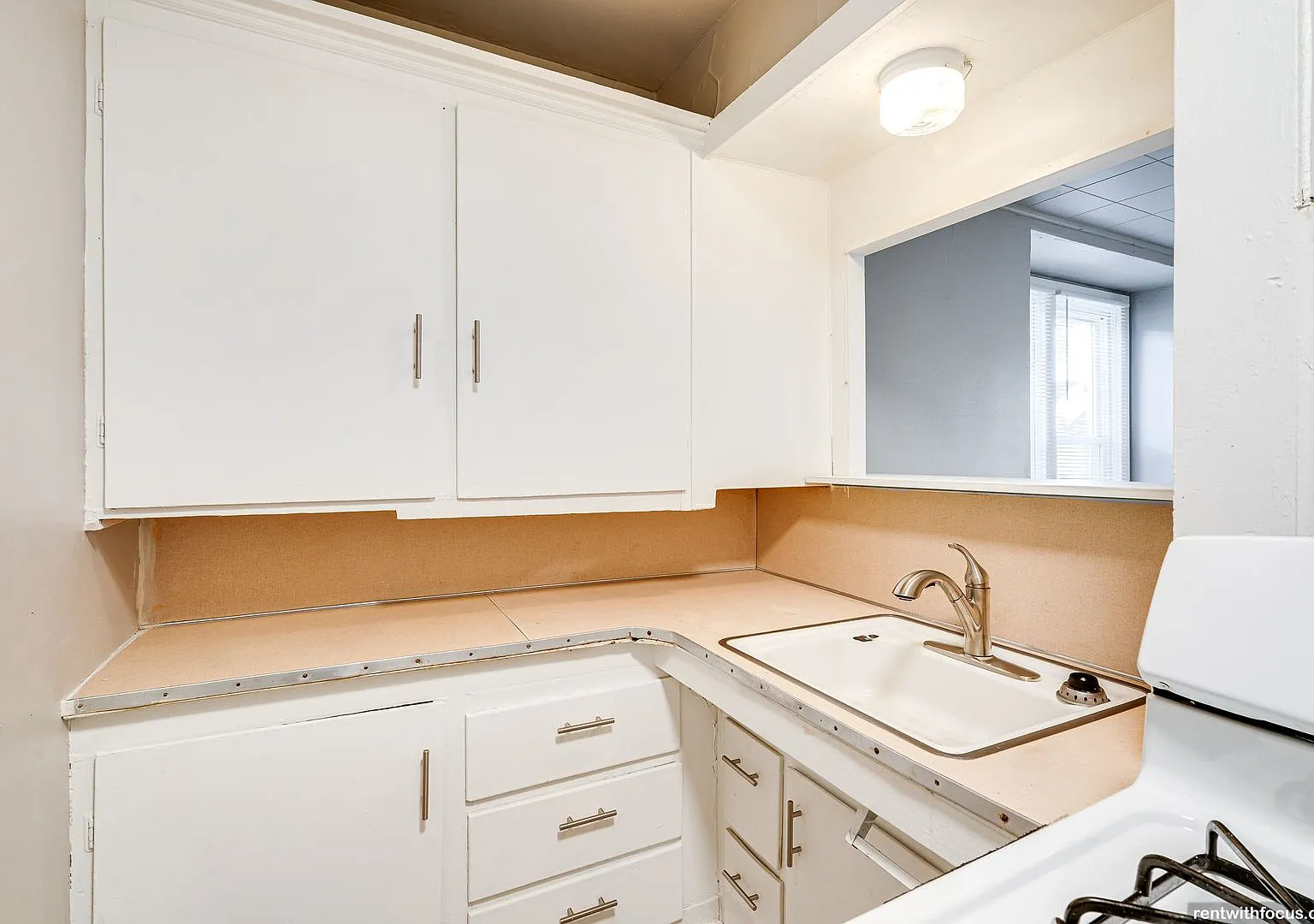 214 W. Pacific St. — Photo 1