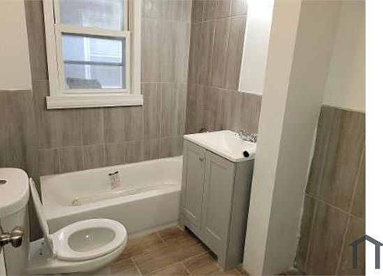 4th image of 34 Farley Ave #1