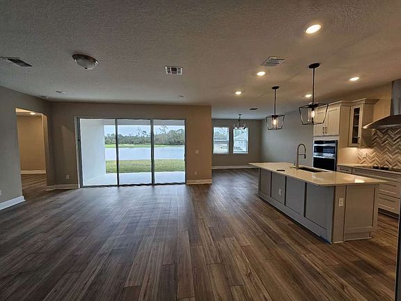 3rd image of 1049 Scramble Dr