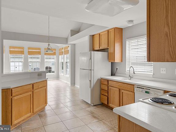 4th image of 37523 Oliver Dr