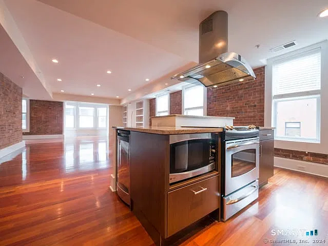 2 bed, 1.5 bath, 1541 sqft, $3,100 — Photo 1