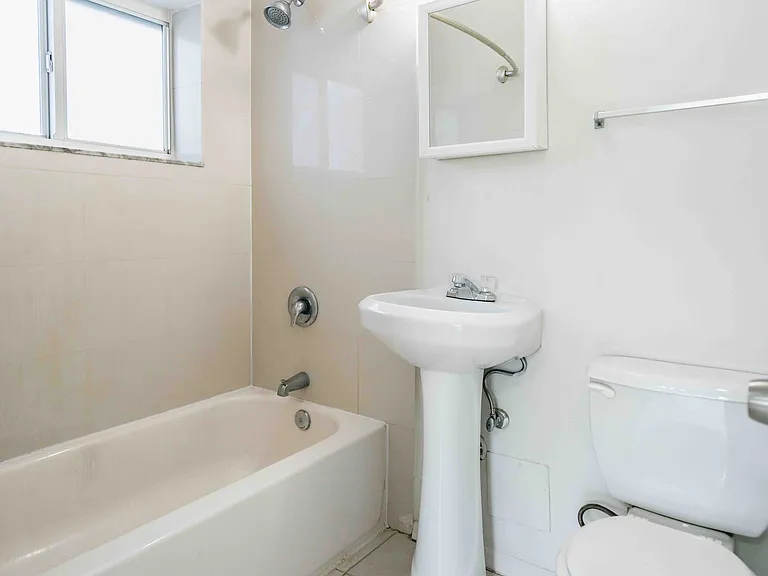 666 NE 80th St #6 — Photo 19