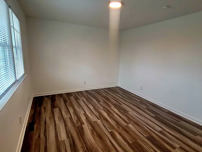 1516 W Clara Dr #9 — Photo 15