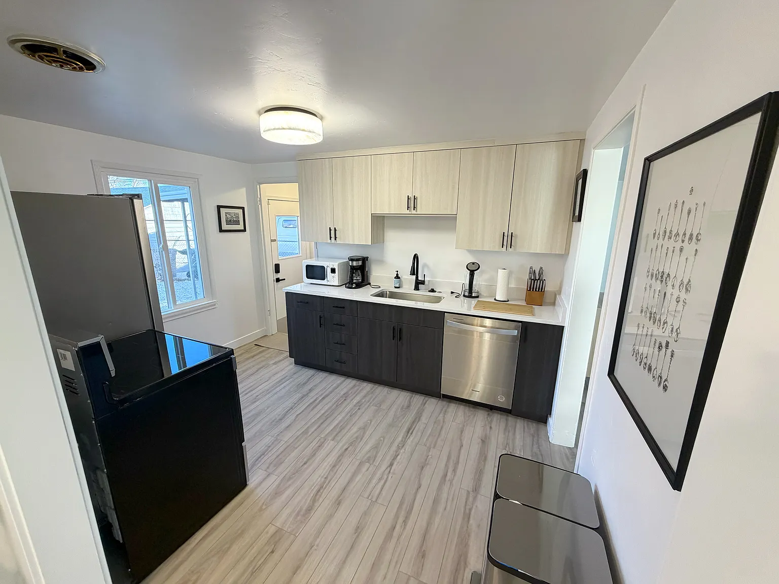 3 bed, 1.5 bath, 1800 sqft, $2,500 — Photo 3