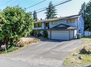 5863 NE 197th St, Kenmore, WA 98028